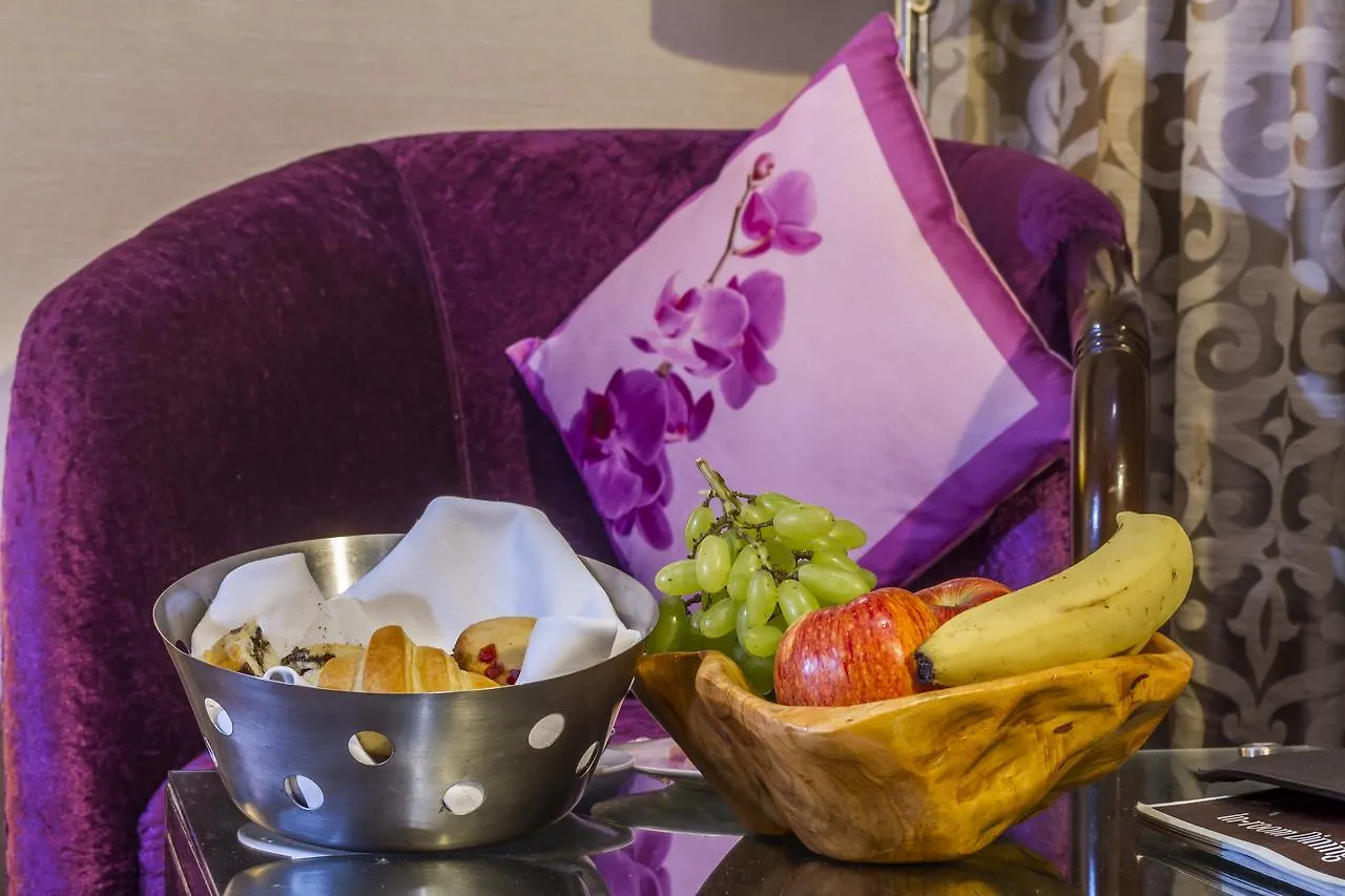 Central Blue Stone By Royal Orchid Gurgaon Hotel
